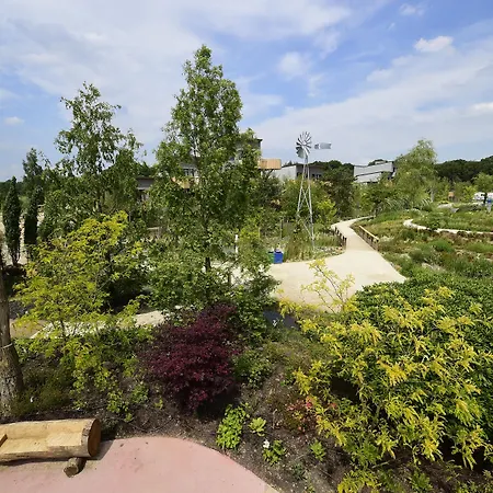 Üdülőközpont Center Parcs Villages Nature Paris 4*