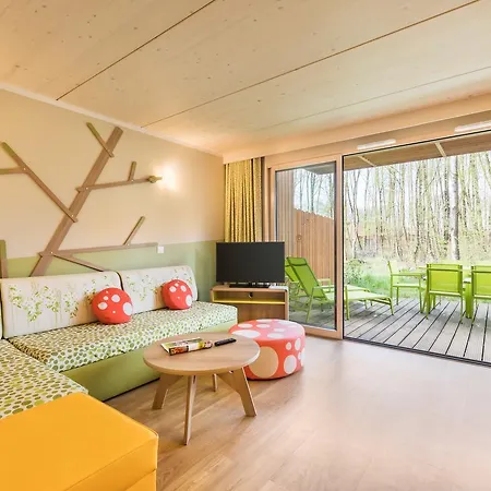 منتجع Center Parcs Villages Nature Paris 4*