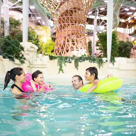 Center Parcs Villages Nature Paris منتجع 4*