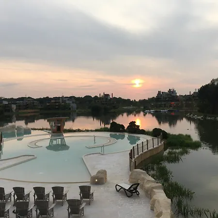 Station touristique Center Parcs Villages Nature Paris 4*