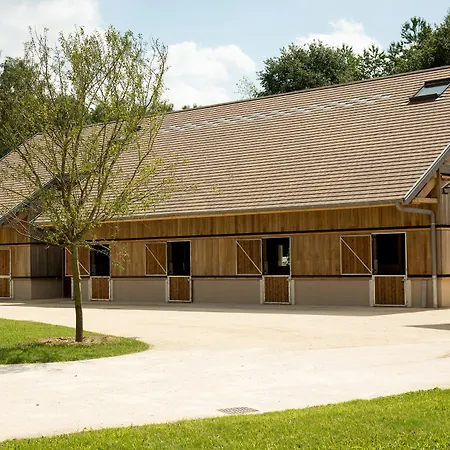 Center Parcs Villages Nature Paris منتجع